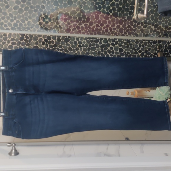 Jeans - Picture 2 of 4